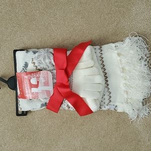 Soft Scarf, Hat and Gloves Set.